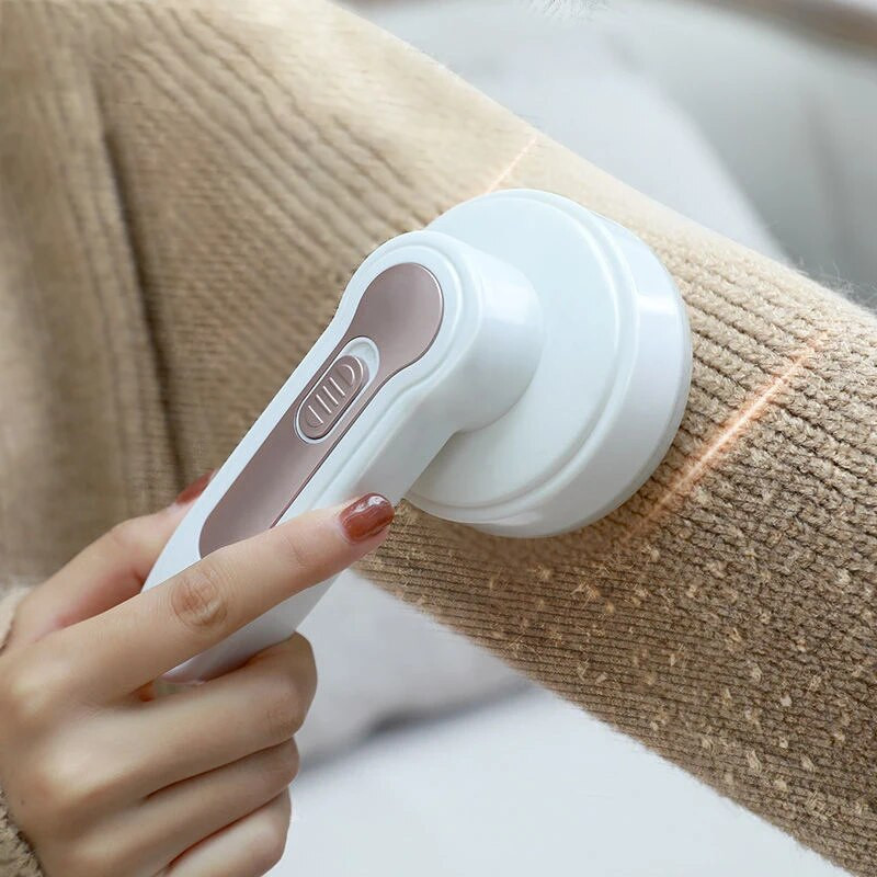 Elektriskais savākšanas līdzeklis USB uzlādējams pārnēsājams drēbju pūciņš granulu trimmera mašīna noņem drēbju spoles, audumu skuvekli