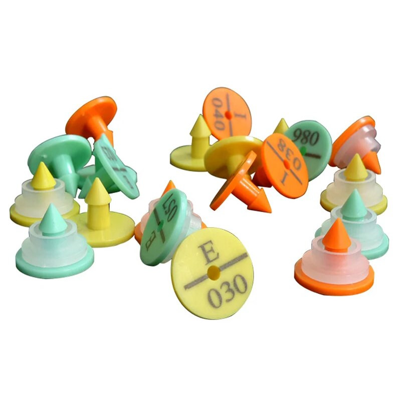 100 τμχ Ετικέτα αυτιού κουνελιού πλαστικές πινακίδες με 001-100 λέξεις με λέιζερ πληκτρολόγηση κεφαλής σκουλαρίκια Κάρτα ταυτότητας με δείκτη ζώων φάρμας