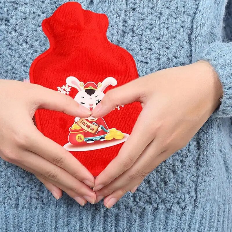 Jauks karstā ūdens pudele mazs sildīšanas paliktnis ziemas silts drošs jauks Ziemassvētku roku sildītājs sildošs spilventiņš, atvieglojums sāpes menstruāciju krampji