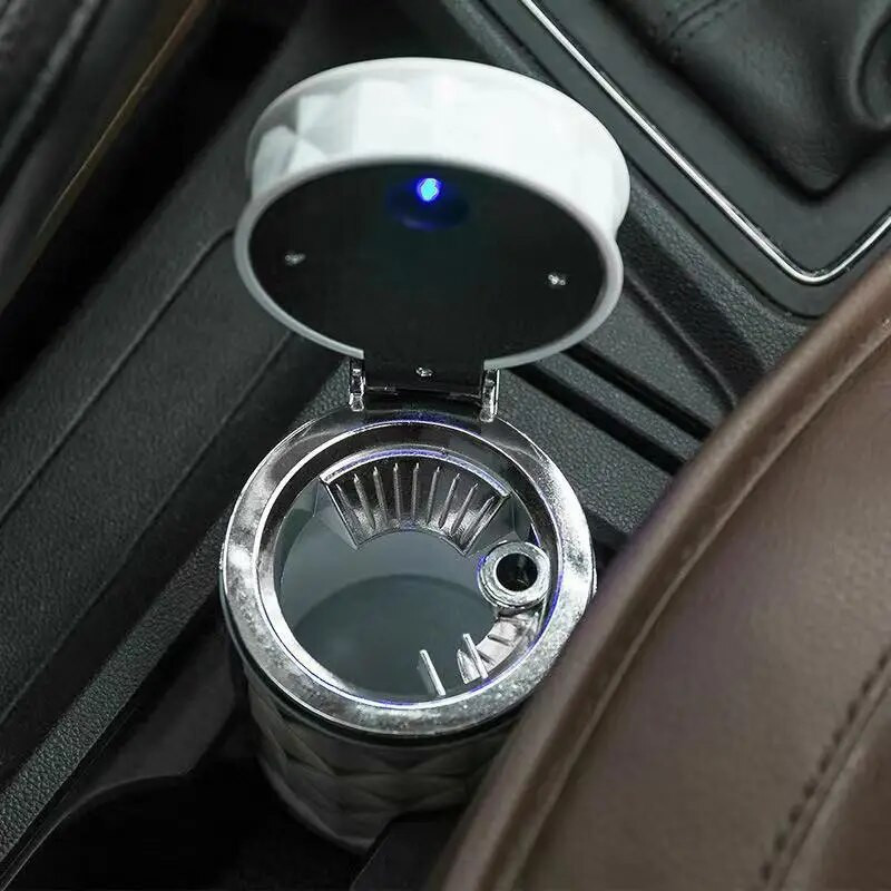 Univerzalna pepeljara za automobil s LED svjetlom Prijenosna pepeljara Aluminijska čaša Automatska pepeljara Plamen Auto Kutija za držač cilindra za cigarete