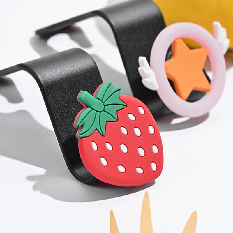 2Gb Automašīnas sēdekļa atzveltnes āķis Universāls Auto Cute Cartoon Stars Spārns Augļi Cūka Glabāšanas Pakaramie Āķi Organizators Auto piederumi Salons