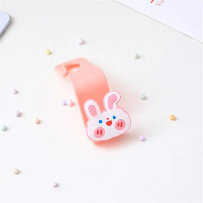 Karikatūra Automašīnas sēdekļa pakaramais Āķis Maska Somas aksesuāri Turētājs Āķis Bez štancēšanas Vietu taupošs automašīnas organizatora statīvs Somas statīvs