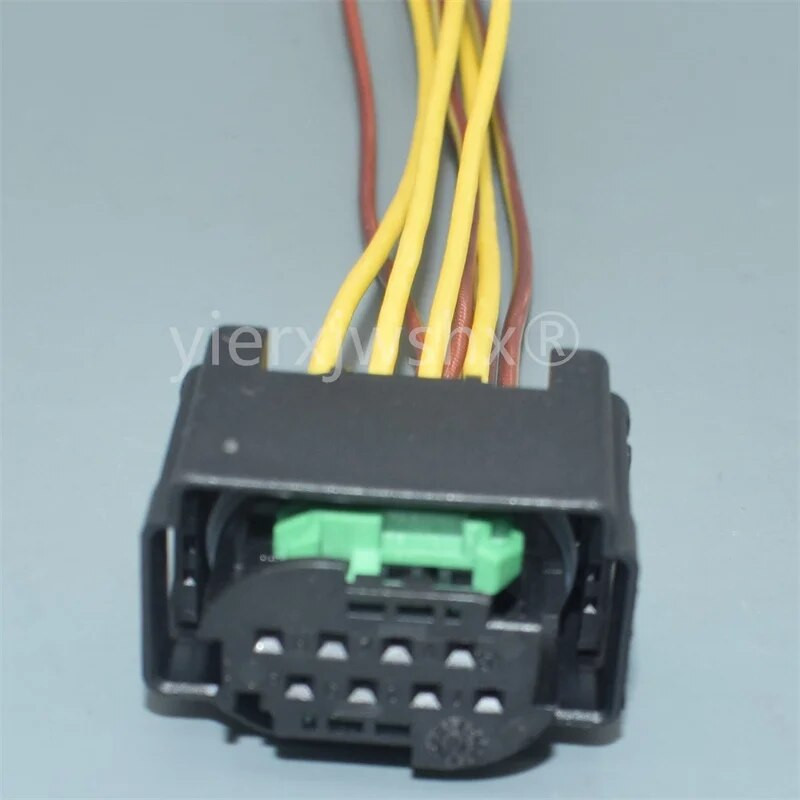 1Komplekt 8 kontaktiga 1-929342-1 1-1418552-1 4F0972708 1-1534229-1 2-1534229-2 2-1534229-1 Auto väikese voolu elektrijuhtme kaabli pistikupesa