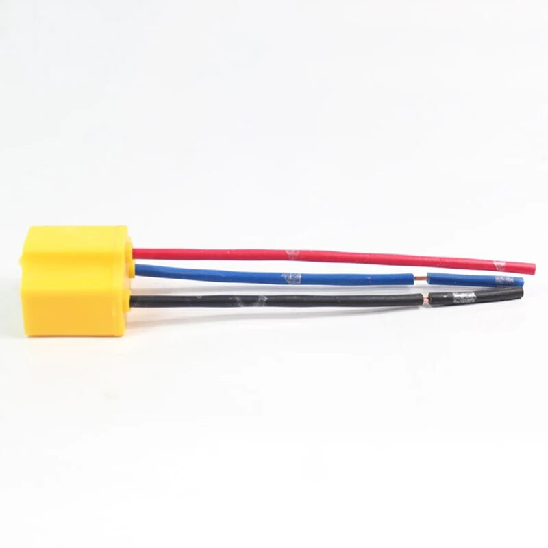 H4 kolme auguga keraamiline traatjuhtmestik Auto esitule pirni lambi juhtmestiku pistikupesa Auto H4 pistikupesa