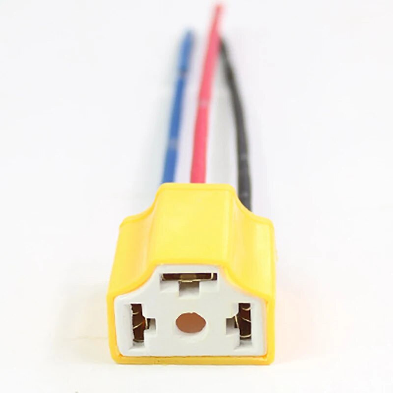 H4 kolme auguga keraamiline traatjuhtmestik Auto esitule pirni lambi juhtmestiku pistikupesa Auto H4 pistikupesa