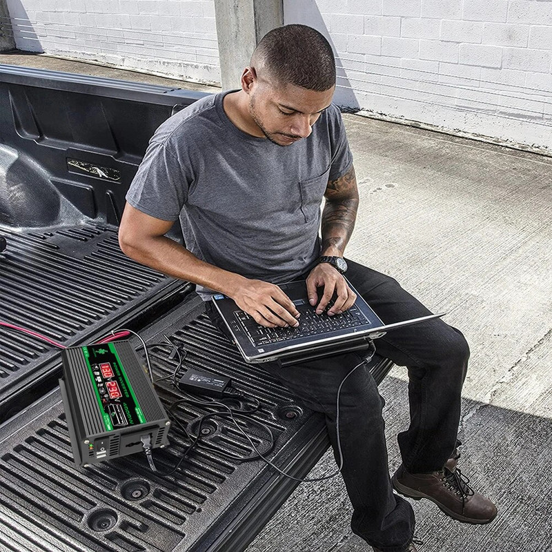 Intelligentse toiteinverteri LED-pingeekraan 12 V kuni 220 V/110 V autoinverteri LCD-ekraaniga auto pingetrafo haagissuvila jaoks