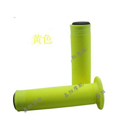 Pāris motocikla stūres rokturi Motociklu piederumi Gumijas motokrosa rokas stienis Nesagraujoša uzstādīšana 22 MM universāls