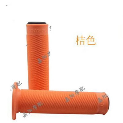 Pāris motocikla stūres rokturi Motociklu piederumi Gumijas motokrosa rokas stienis Nesagraujoša uzstādīšana 22 MM universāls