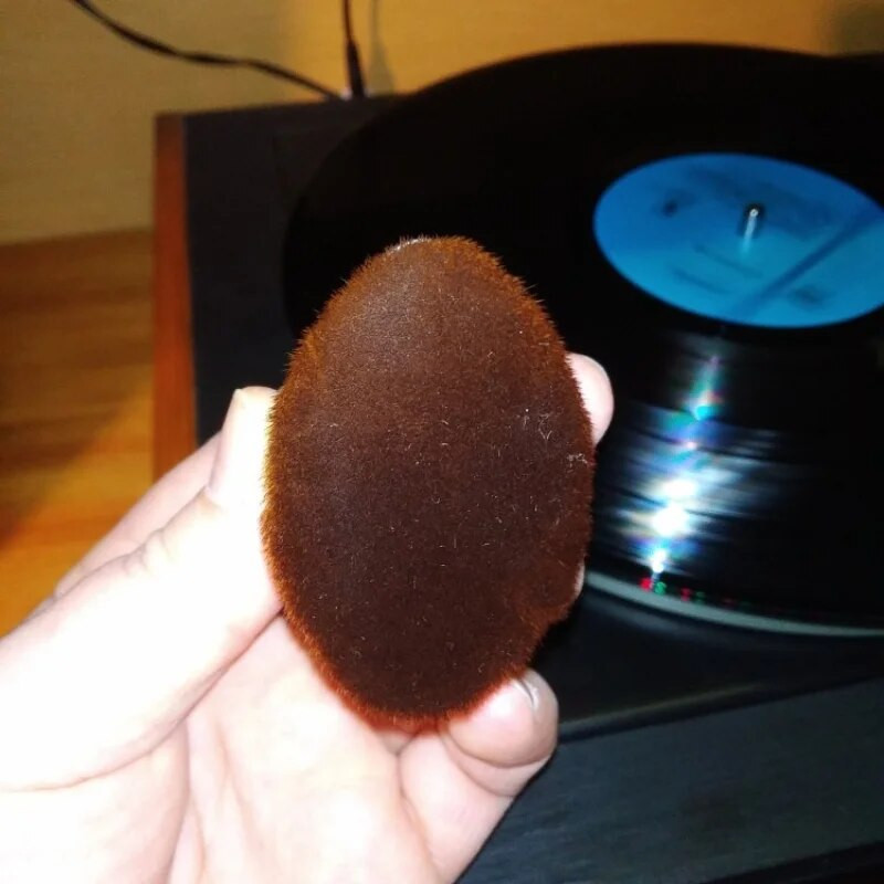 Antistaatiline vinüülplaadipintsel Vinüülpintsel süsinikkiust harjastega puhastuspintsel plaatide jaoks Vinüülplaadi puhastuspintsel