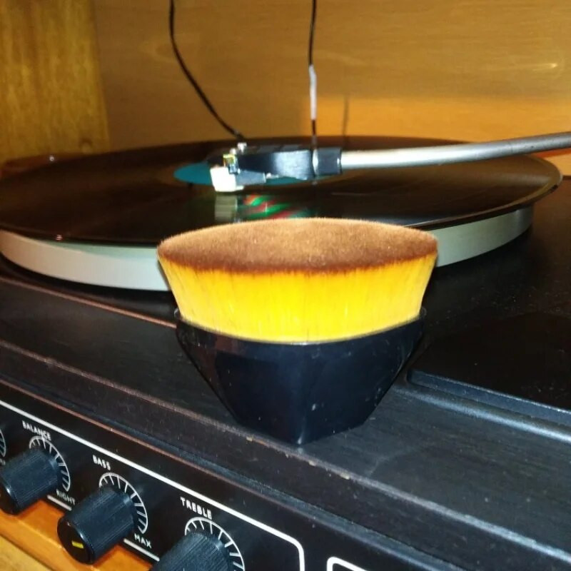 Antistaatiline vinüülplaadipintsel Vinüülpintsel süsinikkiust harjastega puhastuspintsel plaatide jaoks Vinüülplaadi puhastuspintsel