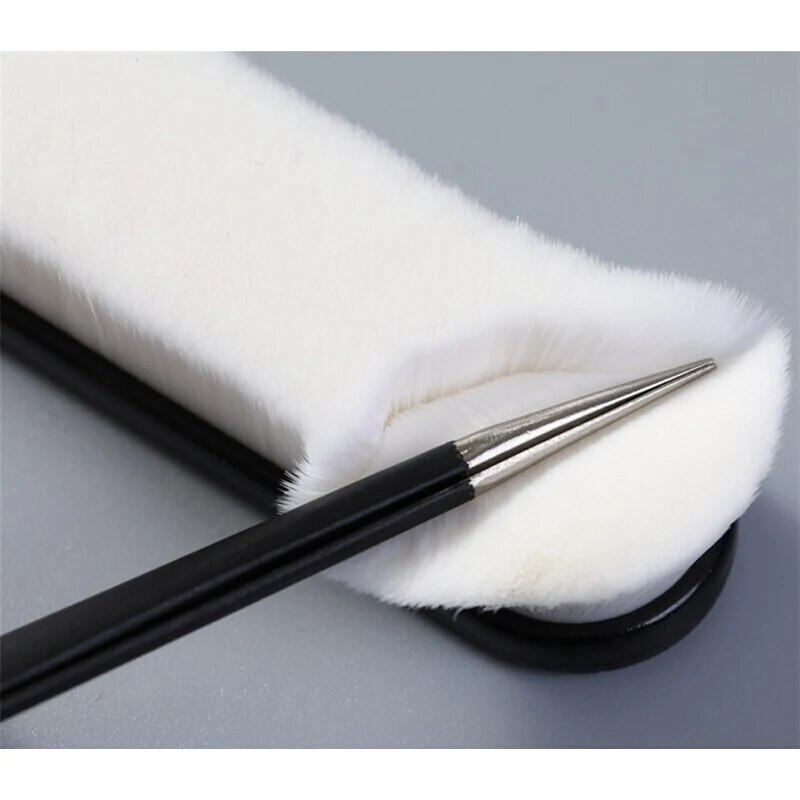 Automašīnas paneļa gaisa izplūdes atveres tīrīšanas suka Mīksta, slaucoša putekļu tīrītāja detaļas mikronano blīvas viļņu birstes Automātiskās detalizācijas rīki