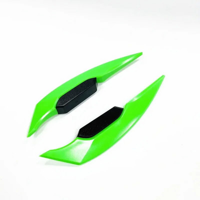 1 pāris universālā motocikla spārna aerodinamiskā spoilera dinamiskā spārna ar lipīgu dekorācijas uzlīmi motocikla skrejritenim