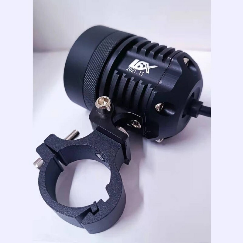 2 gab. Universālā motocikla priekšējo lukturu kronšteina caurules dakšu skavas turētāja komplekts Stūres automašīnas darba gaismas motocikla prožektora kronšteins