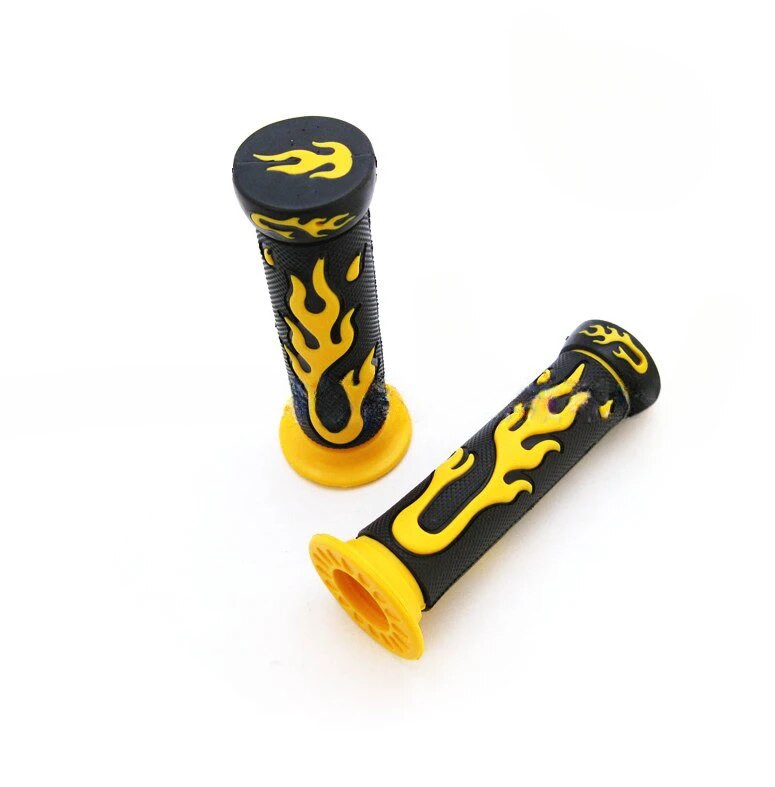 Universaalsed 7/8-tollised 22 mm kummist leegi käepidemed.