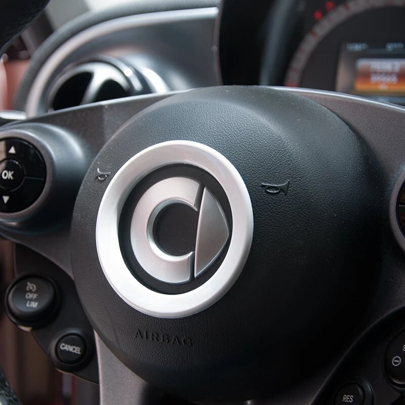 Rooliratta keskkorgi kaunistusrõnga autokleebised Mercedes Smart 453 Fortwo Forfour sisetarvikutele