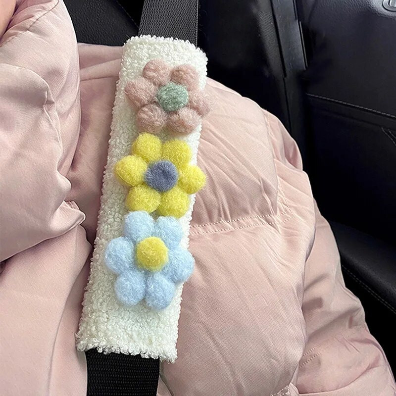 1gab Veidojošs mīksts plīša ziedi automašīnas drošības jostas pārvalks plecu siksnas jostas spilventiņš mākslīgais jēra gaļas auto drošības jostas plecu polsteris