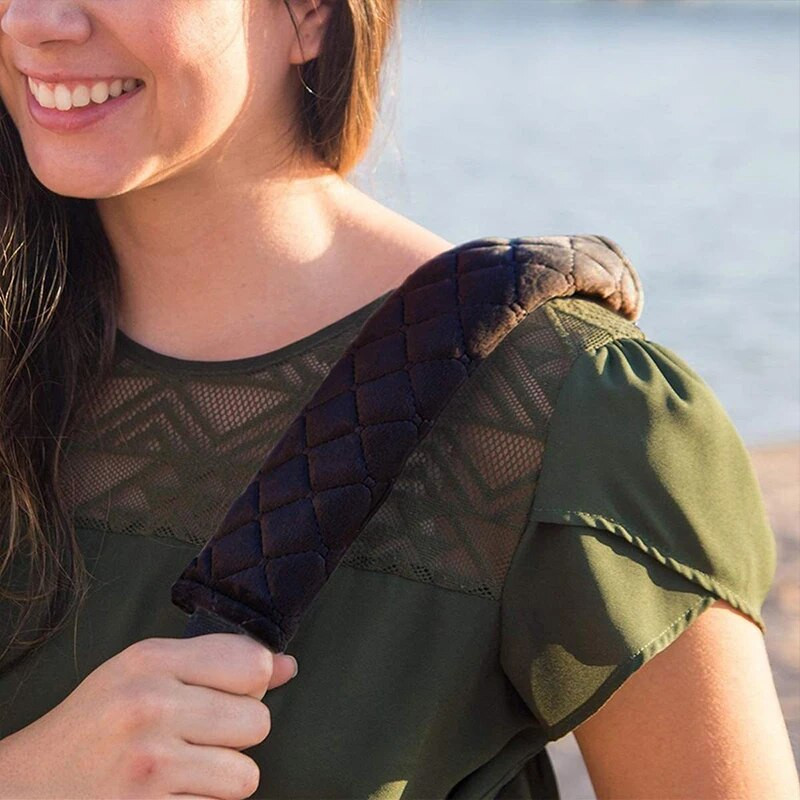 Automobiļu aksesuāri Drošības jostas plecu pārsegs Four Seasons Universāls, mīksts un ērts plecu spilventiņš Plīša aizsargapvalks