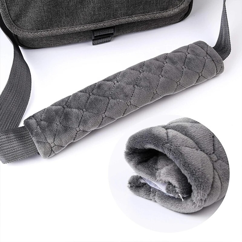 Automobiļu aksesuāri Drošības jostas plecu pārsegs Four Seasons Universāls, mīksts un ērts plecu spilventiņš Plīša aizsargapvalks