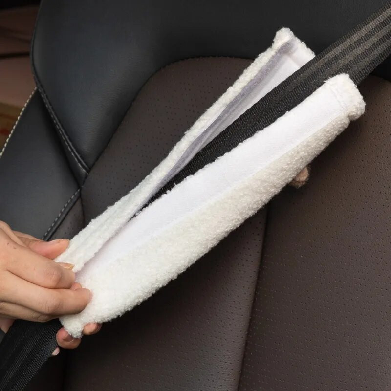 2gab Black Spirit Pad automašīnas drošības jostas maza salona apdares aizsardzība karikatūra radošā apdrošināšanas segums automašīnu aksesuāri