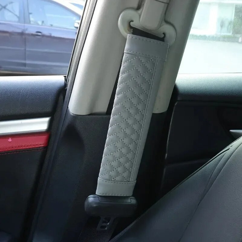 2/1gab Universāls automašīnas drošības jostas pārsegs Ādas drošības jostas pārsegs plecu siksnas pārsegi Auto plecu aizsargu spilventiņi Auto piederumi