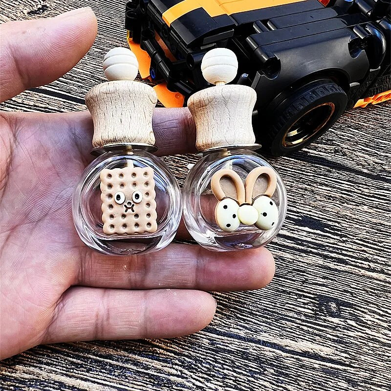 Cartoon Auto Otvor za zrak Bočica parfema Auto Bočica za aromaterapiju Drvena slatka bočica eteričnog ulja Automobil Slatki ukrasni dodaci