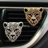 Automašīnas gaisa ventilācijas atveres smaržu piekariņi kristāla leoparda aromterapijas ēterisko eļļu difuzors modes auto apdares piekariņi Rhinestone