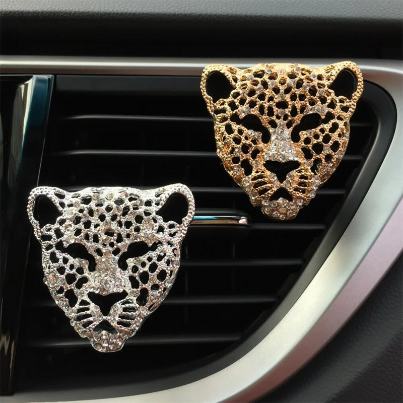 Automašīnas gaisa ventilācijas atveres smaržu piekariņi kristāla leoparda aromterapijas ēterisko eļļu difuzors modes auto apdares piekariņi Rhinestone