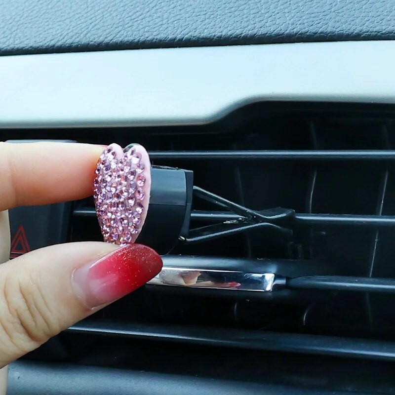 Automašīnas gaisa kondicionieris Love Heart smaržu klipsis Dekorācijas gaisa izvads Dimants Rhinestone Bling Decor Love Forma Aromterapijas klips