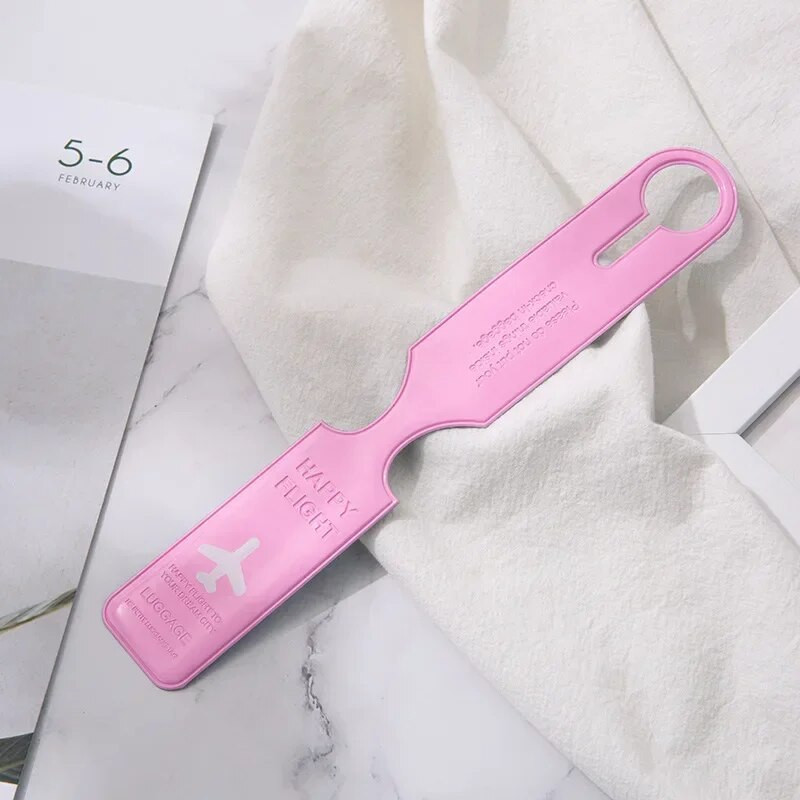 PVC lentes bagāžas birkas iekāpšanas karte Pārnēsājama reģistrēta piekarināma bagāžas soma Pretnozaudēšanas etiķetes identifikācijas etiķete Ceļojumu piederumi