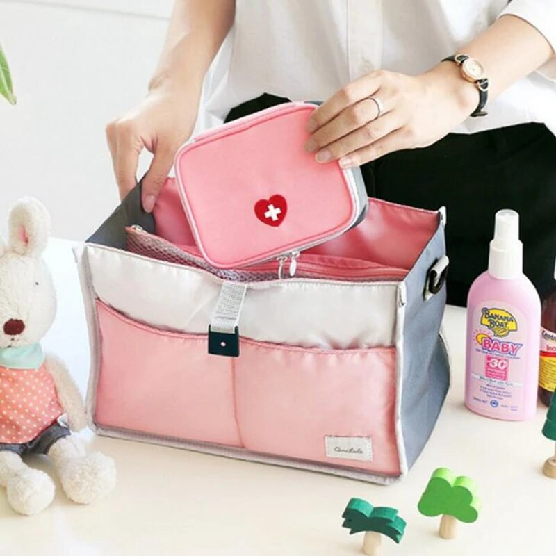 Jauna funkcija Pirmās palīdzības komplekta organizētāji Neatliekamās medicīniskās palīdzības kokvilnas auduma zāļu maisiņš Tablešu futrāļi sadalītāji Kastīte Ceļojumu piederumi 1 gab.
