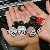 Uus Blingi USB-autolaadija 5 V 2,1 A kahe pordiga kiire adapter, roosa autodekoratsioon, autode kujundamine teemantautode tarvikud, interjöör naistele