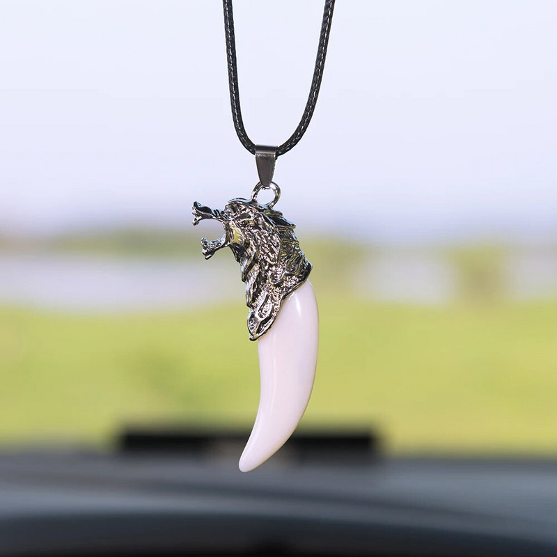 Simulācija Vilka zobs Automašīnas kulons Automašīnas atpakaļskata spogulis Dekorācija Auto piekarināmie Rotājumi Salona piederumi Dāvanas Automašīnas dizains