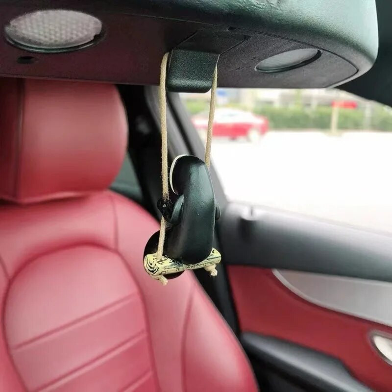 Jauki anime automašīnu rotājumi bez sejas, vīriešu automašīnas kulons atpakaļskata spogulis dzimšanas dienas dāvanu auto dekorācijas piederumi