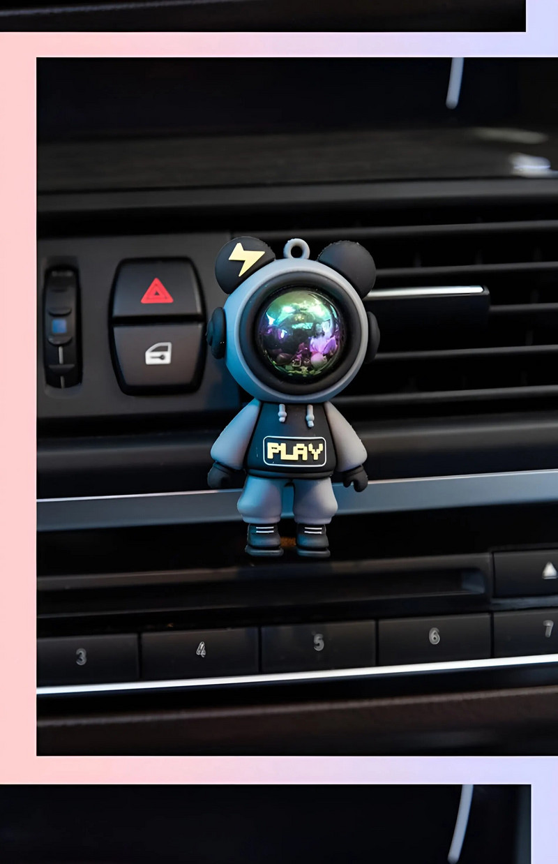Uus Lightning Violent Bear Doll Outlet Parfüümiklipp Multifilm Astronaut Autokett Paarikotti Ripats Loomingulised autotarvikud