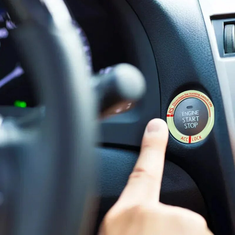 2db autós matricák világító kulcskarika gyújtáskapcsoló védő stílus dekoráció automatikus izzó kulcstartó fluoreszkáló matricák