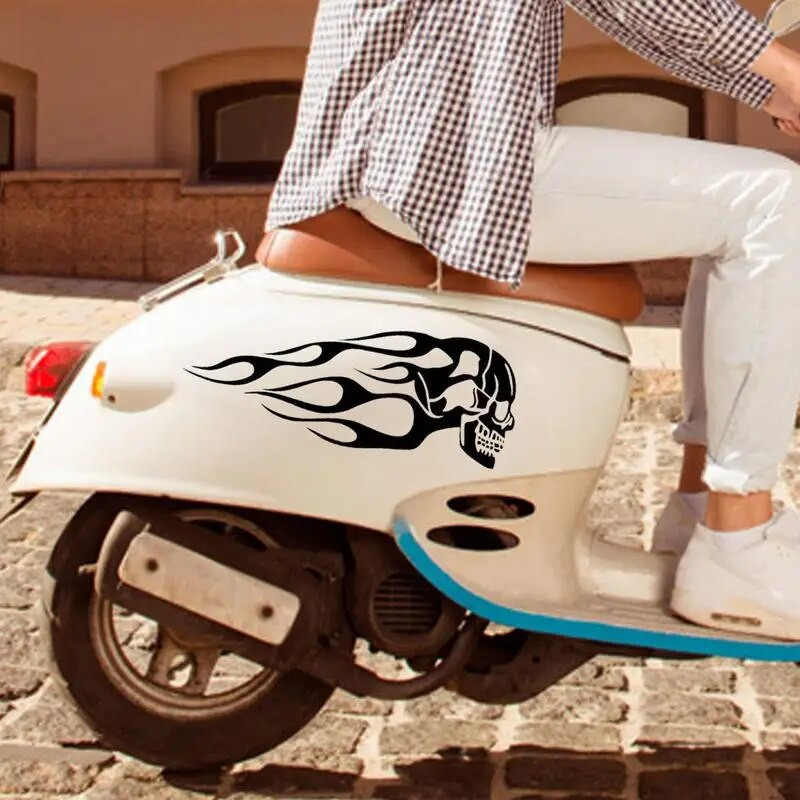 Motorkerékpár olajtartály matricák törzsi láng koponya matricák és matricák vízálló és UV-álló dekorációk ajándék neki/neki