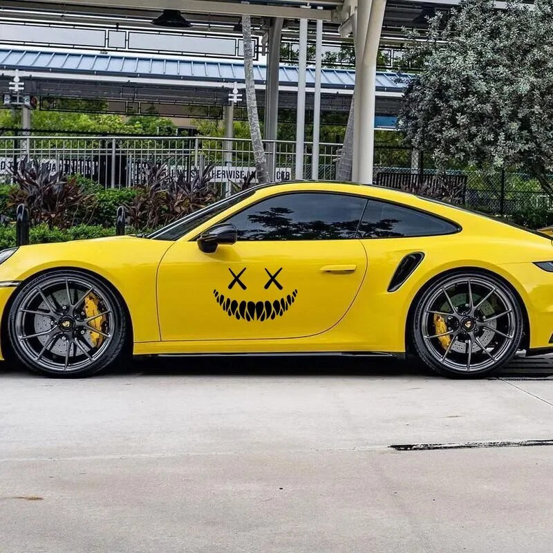 Démon mosolygó arcú autómatricák hátsó szélvédőhöz, hideg autó karosszériához vízálló dekorációhoz, bakelit matricák autóablakokhoz