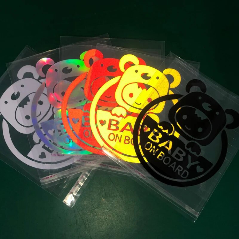 Aranyos rajzfilm baba a fedélzeten fényvisszaverő matricák színes biztonsági figyelmeztető matricák autóablak matricák autó karosszéria dekorációs matrica