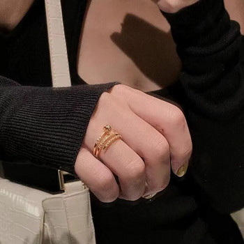 1 τεμ. χρυσό δαχτυλίδι γυναικείο στυλ μόδας, πολυστρωματικό χάλκινο κοσμήματα χεριών με ζιργκόν Cold Wind