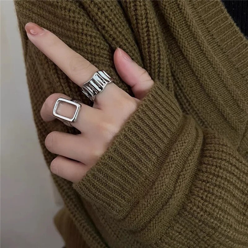 Divatos, ezüst színű ujjgyűrűs szett nőknek 2023-as akciós kreatív, egyszerű, szabálytalan geometrikus partiékszer-ajándék