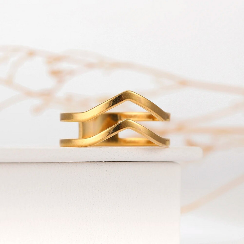 Skyrim 2024 Jednostavan geometrijski valoviti prsten od nehrđajućeg čelika zlatne boje Party prstenje za prste Nakit Rođendanski dar za žene Djevojke