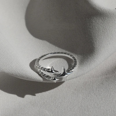 Novi dolazak iz 2023. Nepravilni šuplji široki prsten srebrne boje Ženski modni retro jedinstveni dizajn Ručno izrađeni nakit Pokloni