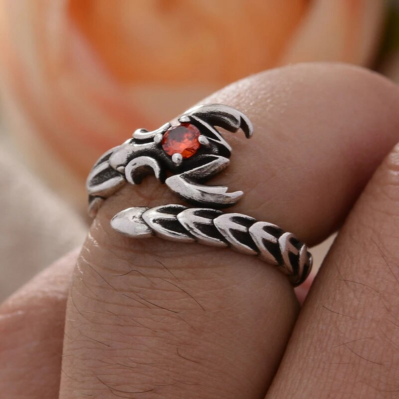 2023 New Arrival Retro Scorpion Design Red Crystal Ταϊλανδέζικο ασημένιο γυναικείο δαχτυλίδι πάρτι Χονδρικό κόσμημα για γυναίκες Δώρα No Fade