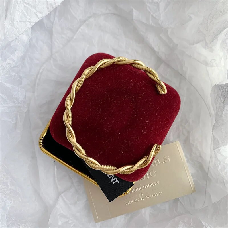 Trendikas Charm Cuff Twist käevõrud avavad käevõrud naistele kullavärvi 316L roostevabast terasest traadist õhukesed lihtsad käevõrud ehted