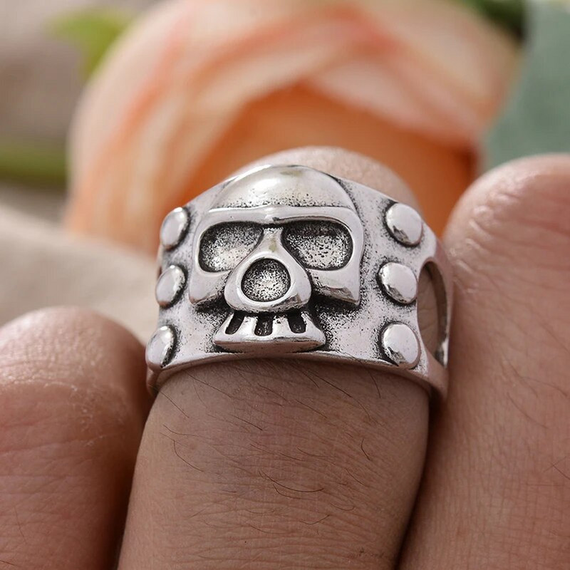 Enim müüdud pealuu totem tume punk rock hip hop retro tai hõbedane mehe peosõrmus hulgimüük ehted odavad kingitused