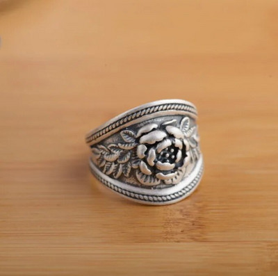 Modni retro trodimenzionalni ruža Prstenje drevne srebrne boje Žensko vjenčanje Poklon za blagdane Reljefni cvijet Nakit Dodaci