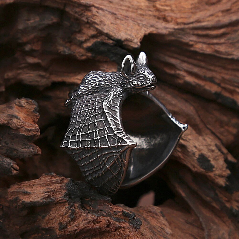 Retro nahkhiirte sõrmus meestele