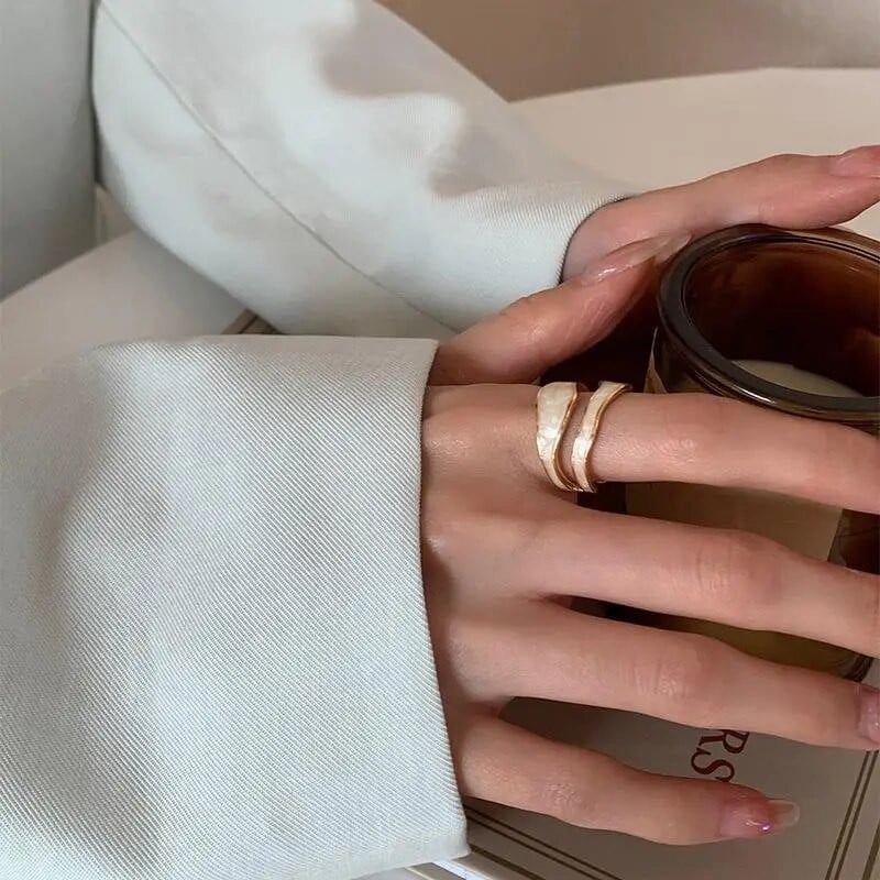 Retro zelta krāsas dubultā eļļas pilināmie atvērtie gredzeni sievietēm Luksusa neregulārs regulējams pirkstu gredzens 2023. gada jauni, moderni kāzu rotaslietas