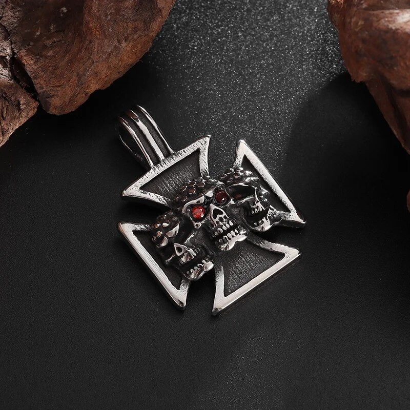 Gooti kolm koljuristi medali ripatsiga kaelakee, meeste mootorrattaga sõitmine, rokipeo eksortsismi ehted