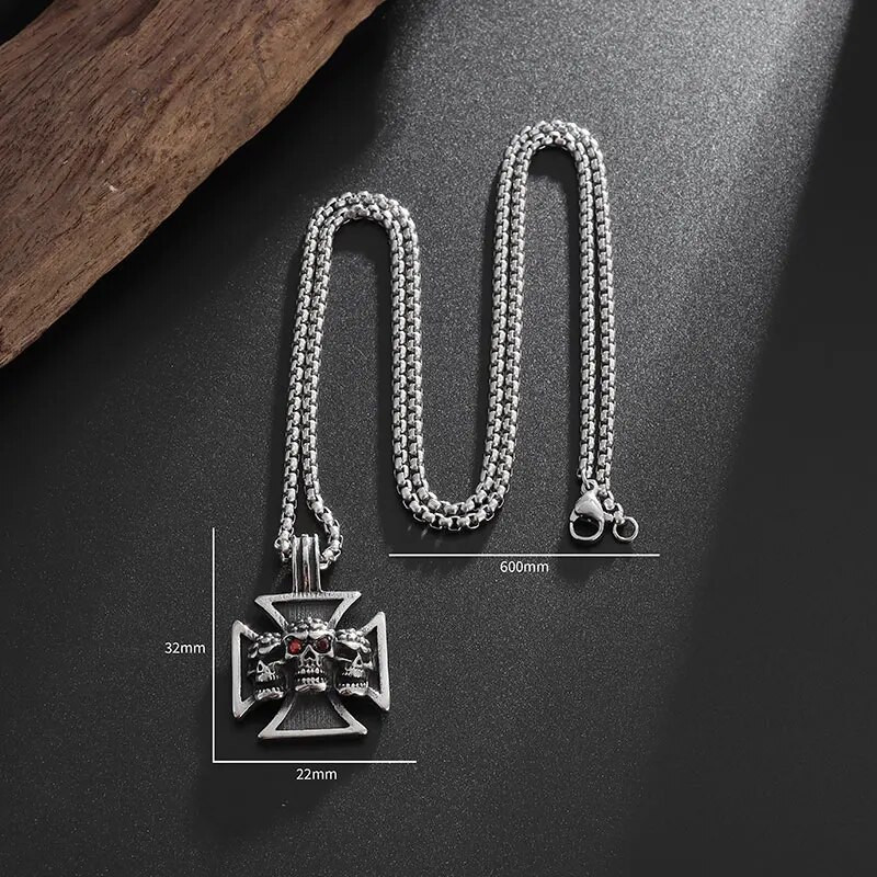 Gooti kolm koljuristi medali ripatsiga kaelakee, meeste mootorrattaga sõitmine, rokipeo eksortsismi ehted